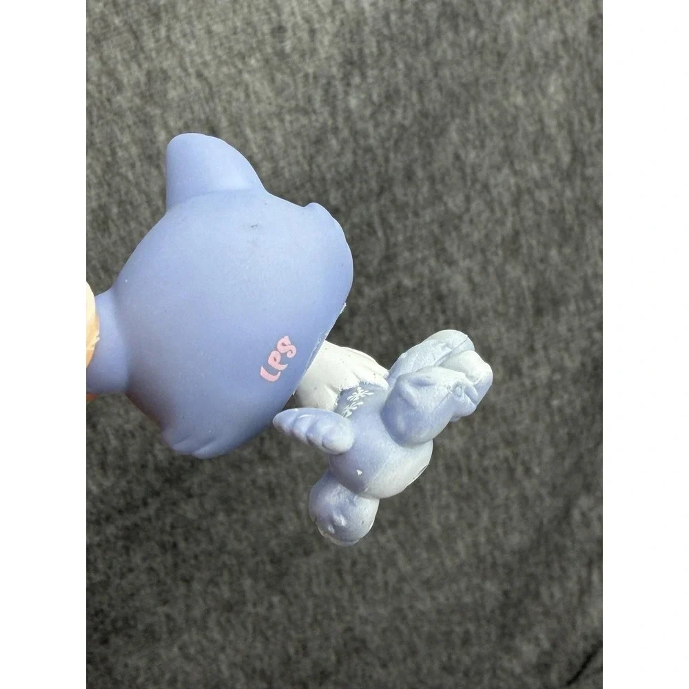 Hasbro Littlest Pet Shop Blue Husky #1617 Dog Mini Figure Snowflake 2010 LPS Toy